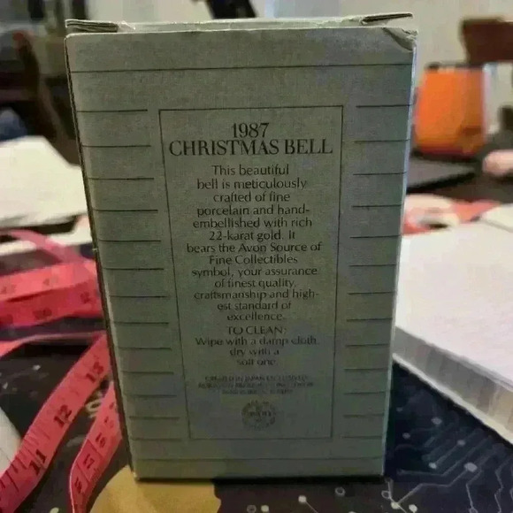 Avon Christmas Bell Vintage 1986  5" High Boy and Girl Ice Skating - Picture 5 of 5